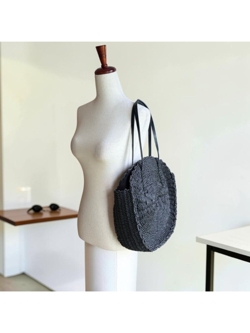 Melie Bianco Ciara Natural Straw Woven Round Circle Bag Purse Black - Picture 5 of 10